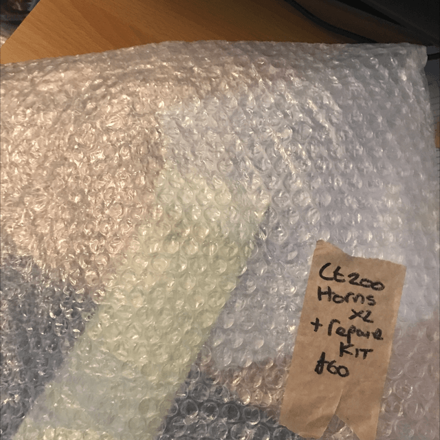 CT200 Horns x 2 + Repair kit - M24B - see M24A different code on back - this has 28, The other has 30