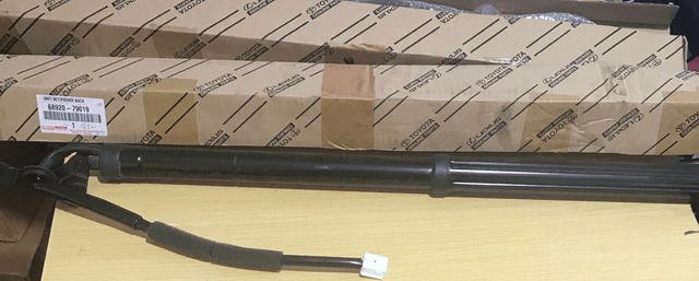 Sold - Lexus NX300h boot Struts x 2 - LE25