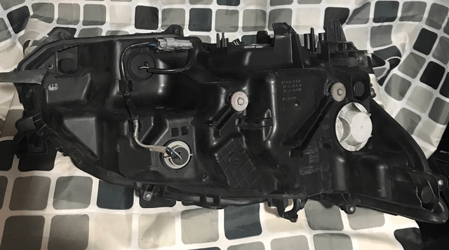 GS300 NS x 1 Broken Brackets  - LE16