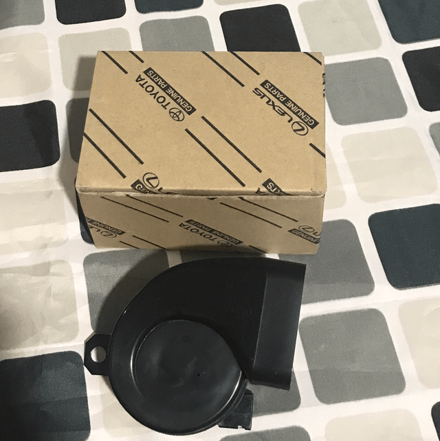 CT200 Horns x 2 + Repair kit - M24A - see M24B different code but check if to be sold together 