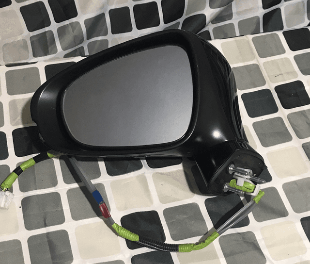 ? Left hand side mirror 