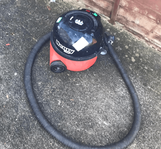 Henry Vacuum Cleaner - M31