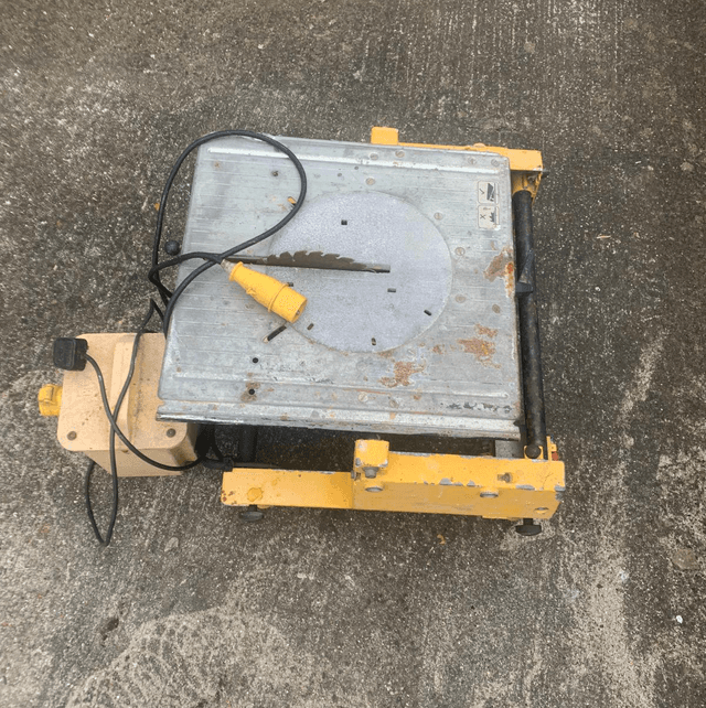 Sold - Electric Wood Saw - Spares or Repairs - EWS01